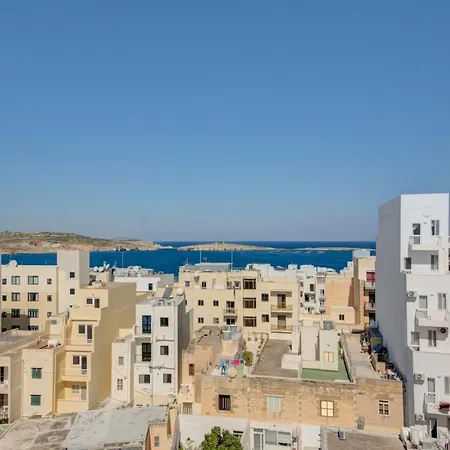 St Paul's Bay Penthouse With Views *