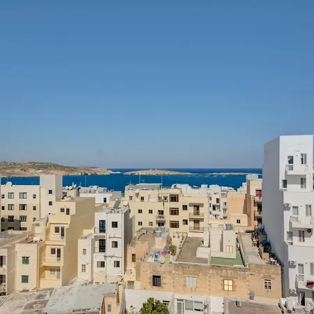 St Paul's Bay Penthouse With Views *